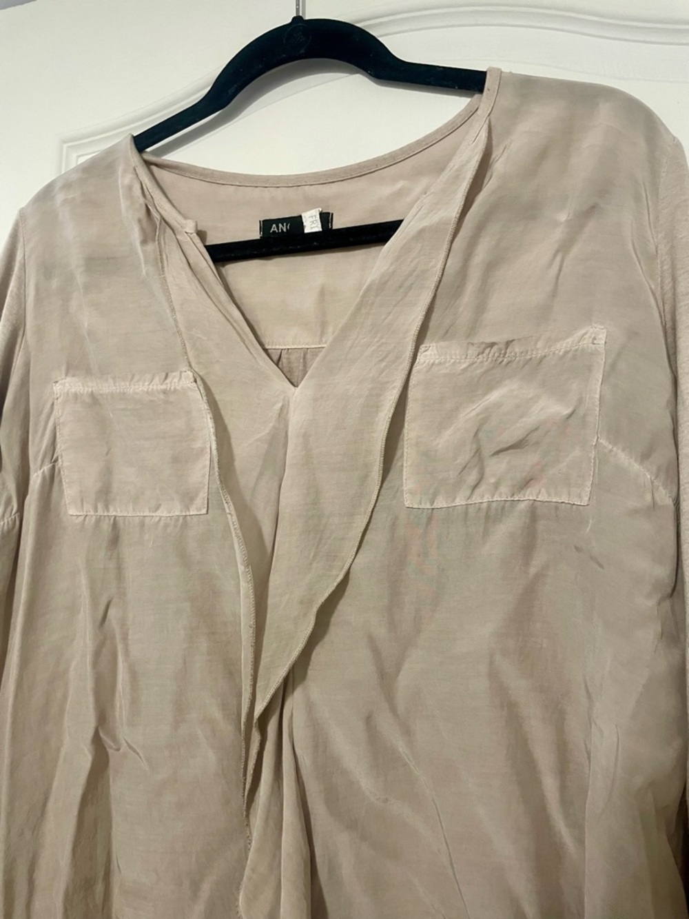 Light Taupe V-Neck Draped Tunic Top made by Ancora Size Medium
